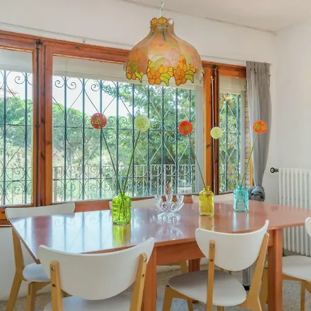 Quaint In With Sea Nearby Льорет-де-Мар